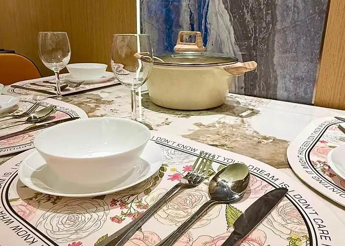Venice Luxe Stylish, 1 Bedroom, Pool, Netflix, Kitchen, Canal Mall Access For 3 Guests Only *