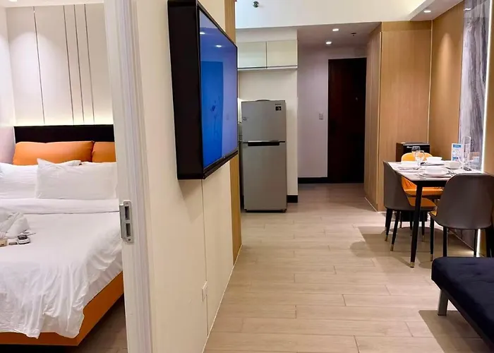 Venice Luxe Stylish, 1 Bedroom, Pool, Netflix, Kitchen, Canal Mall Access For 3 Guests Only Manila