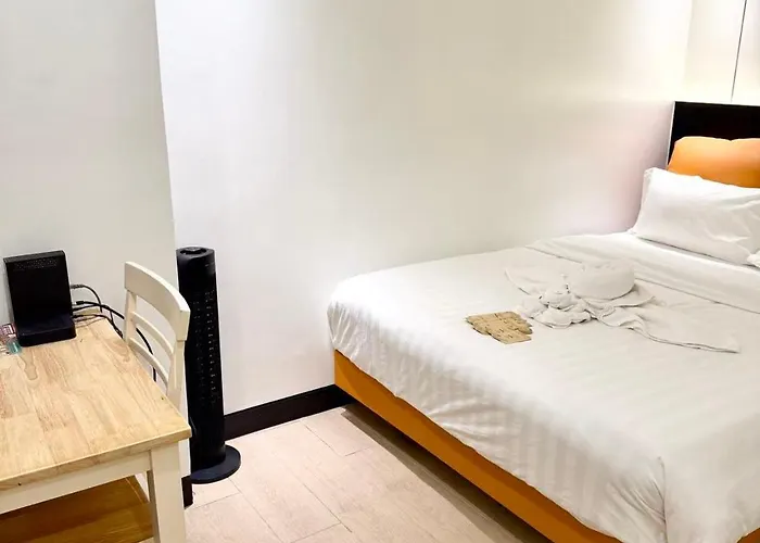 Venice Luxe Stylish, 1 Bedroom, Pool, Netflix, Kitchen, Canal Mall Access For 3 Guests Only Manila