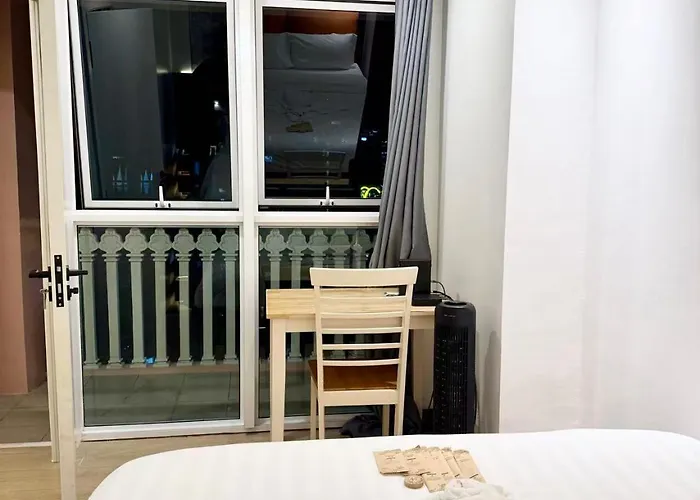 Venice Luxe Stylish, 1 Bedroom, Pool, Netflix, Kitchen, Canal Mall Access For 3 Guests Only Apartment