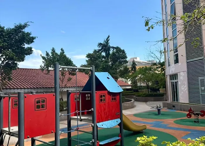 Venice Luxe Stylish, 1 Bedroom, Pool, Netflix, Kitchen, Canal Mall Access For 3 Guests Only Manila