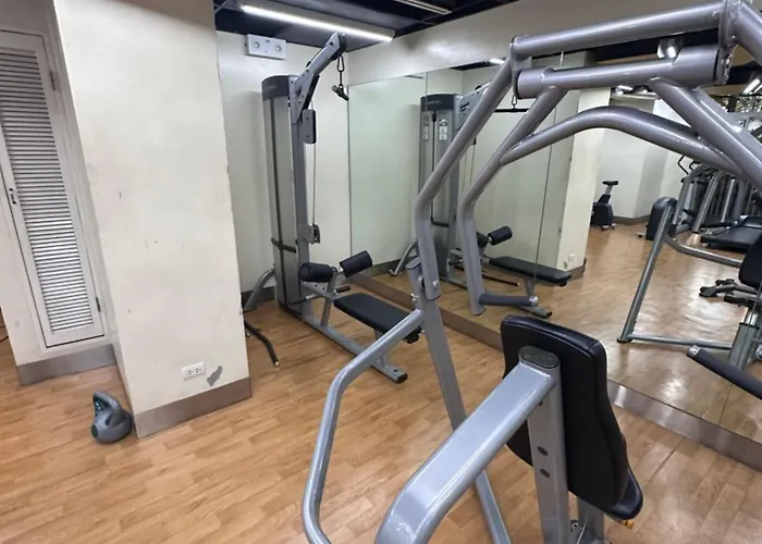 Apartment Venice Luxe Stylish, 1 Bedroom, Pool, Netflix, Kitchen, Canal Mall Access For 3 Guests Only Manila
